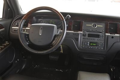2011 Lincoln Town Car SIGNATURE LIMITED 70K LOW MILES LOADED FRESH TRADE   - Photo 24 - Stafford, TX 77477