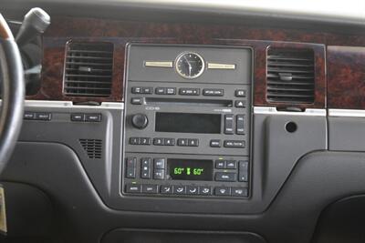 2011 Lincoln Town Car SIGNATURE LIMITED 70K LOW MILES LOADED FRESH TRADE   - Photo 27 - Stafford, TX 77477