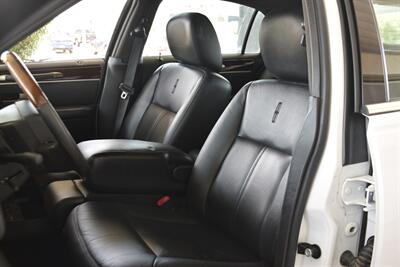 2011 Lincoln Town Car SIGNATURE LIMITED 70K LOW MILES LOADED FRESH TRADE   - Photo 32 - Stafford, TX 77477