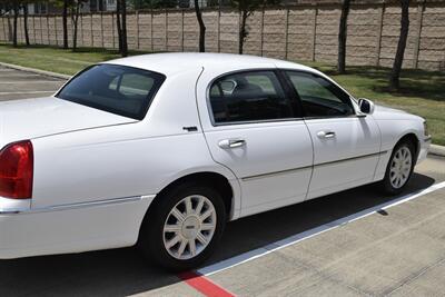 2011 Lincoln Town Car SIGNATURE LIMITED 70K LOW MILES LOADED FRESH TRADE   - Photo 16 - Stafford, TX 77477