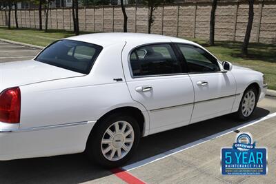 2011 Lincoln Town Car SIGNATURE LIMITED 70K LOW MILES LOADED FRESH TRADE   - Photo 16 - Stafford, TX 77477