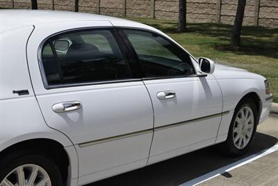 2011 Lincoln Town Car SIGNATURE LIMITED 70K LOW MILES LOADED FRESH TRADE   - Photo 18 - Stafford, TX 77477