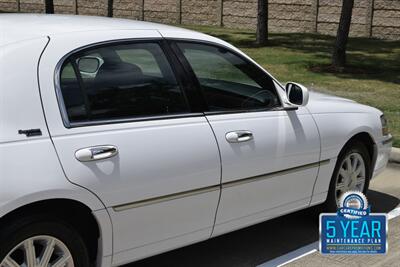 2011 Lincoln Town Car SIGNATURE LIMITED 70K LOW MILES LOADED FRESH TRADE   - Photo 18 - Stafford, TX 77477
