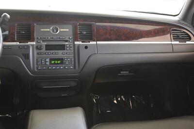 2011 Lincoln Town Car SIGNATURE LIMITED 70K LOW MILES LOADED FRESH TRADE   - Photo 25 - Stafford, TX 77477