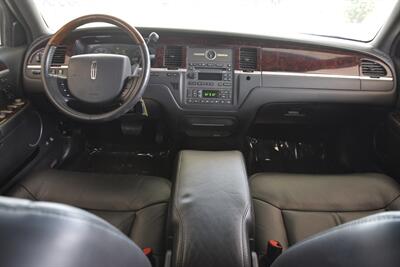 2011 Lincoln Town Car SIGNATURE LIMITED 70K LOW MILES LOADED FRESH TRADE   - Photo 26 - Stafford, TX 77477