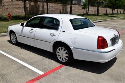 2011 Lincoln Town Car SIGNATURE LIMITED 70K LOW MILES LOADED FRESH TRADE   - Photo 13 - Stafford, TX 77477