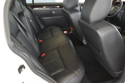 2011 Lincoln Town Car SIGNATURE LIMITED 70K LOW MILES LOADED FRESH TRADE   - Photo 37 - Stafford, TX 77477