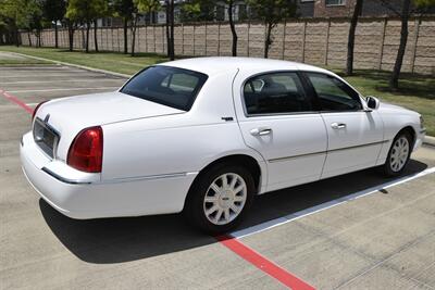 2011 Lincoln Town Car SIGNATURE LIMITED 70K LOW MILES LOADED FRESH TRADE   - Photo 14 - Stafford, TX 77477