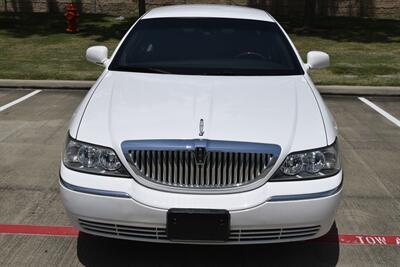 2011 Lincoln Town Car SIGNATURE LIMITED 70K LOW MILES LOADED FRESH TRADE   - Photo 2 - Stafford, TX 77477