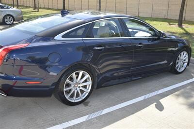 2016 Jaguar XJ L R-Sport AWD 68K LOW MILES NAV PANO ROOF CLEAN   - Photo 2 - Stafford, TX 77477