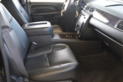 2013 GMC Yukon DENALI NAV BK/CAM REAR DVD HWY MILES CLEAN   - Photo 31 - Stafford, TX 77477