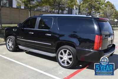 2013 Cadillac Escalade ESV LUXURY AWD NAV BK/CAM S/ROOF FRESH TRADE   - Photo 13 - Stafford, TX 77477