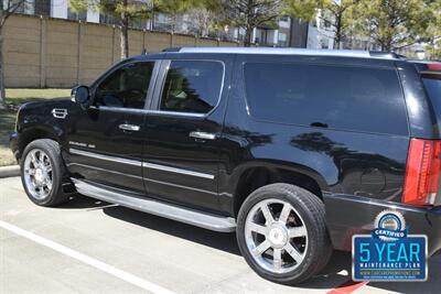 2013 Cadillac Escalade ESV LUXURY AWD NAV BK/CAM S/ROOF FRESH TRADE   - Photo 16 - Stafford, TX 77477