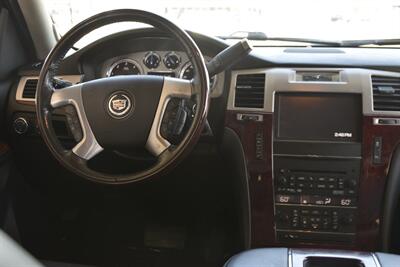2013 Cadillac Escalade ESV LUXURY AWD NAV BK/CAM S/ROOF FRESH TRADE   - Photo 24 - Stafford, TX 77477
