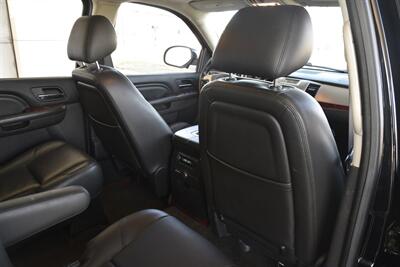 2013 Cadillac Escalade ESV LUXURY AWD NAV BK/CAM S/ROOF FRESH TRADE   - Photo 35 - Stafford, TX 77477