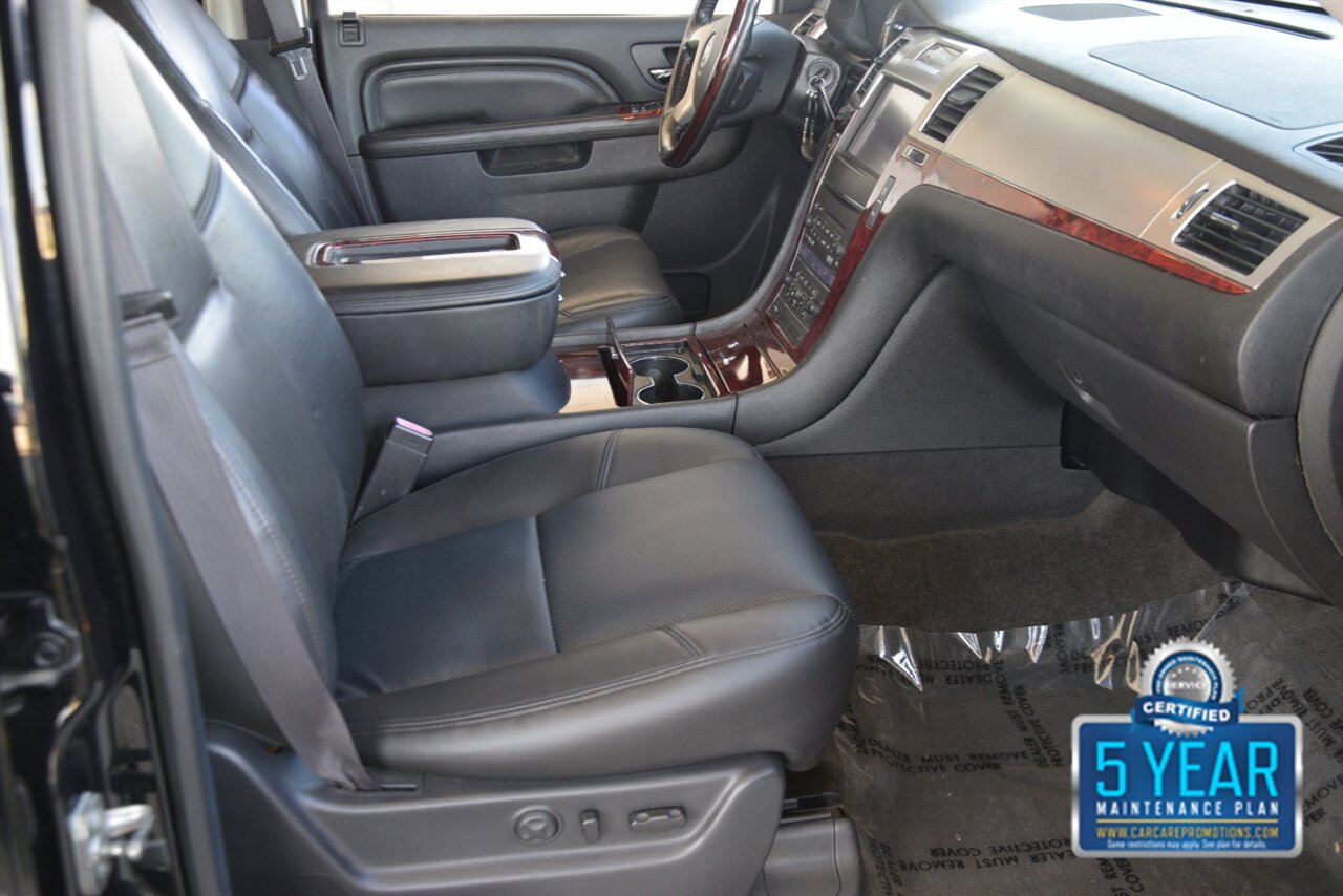2013 Cadillac Escalade ESV LUXURY AWD NAV BK/CAM S/ROOF FRESH TRADE - Photo 31 - Stafford, TX 77477