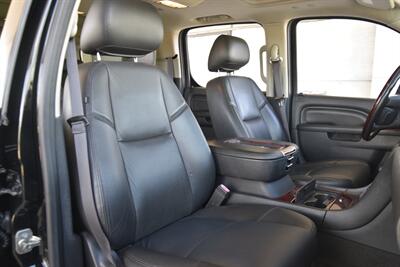 2013 Cadillac Escalade ESV LUXURY AWD NAV BK/CAM S/ROOF FRESH TRADE   - Photo 33 - Stafford, TX 77477