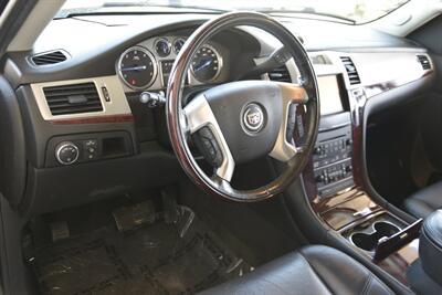 2013 Cadillac Escalade ESV LUXURY AWD NAV BK/CAM S/ROOF FRESH TRADE   - Photo 28 - Stafford, TX 77477