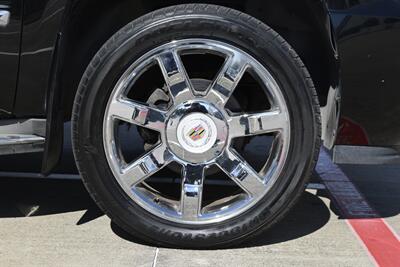 2013 Cadillac Escalade ESV LUXURY AWD NAV BK/CAM S/ROOF FRESH TRADE   - Photo 41 - Stafford, TX 77477
