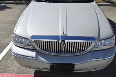 2006 Lincoln Town Car SIGNATURE CARRIAGE TOP 50K LOW MILES FRESH TRADE   - Photo 12 - Stafford, TX 77477