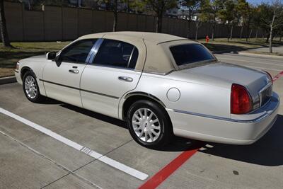 2006 Lincoln Town Car SIGNATURE CARRIAGE TOP 50K LOW MILES FRESH TRADE   - Photo 13 - Stafford, TX 77477
