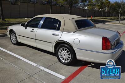 2006 Lincoln Town Car SIGNATURE CARRIAGE TOP 50K LOW MILES FRESH TRADE   - Photo 13 - Stafford, TX 77477