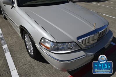 2006 Lincoln Town Car SIGNATURE CARRIAGE TOP 50K LOW MILES FRESH TRADE   - Photo 11 - Stafford, TX 77477