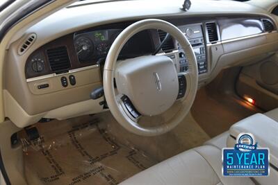 2006 Lincoln Town Car SIGNATURE CARRIAGE TOP 50K LOW MILES FRESH TRADE   - Photo 28 - Stafford, TX 77477