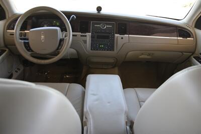 2006 Lincoln Town Car SIGNATURE CARRIAGE TOP 50K LOW MILES FRESH TRADE   - Photo 26 - Stafford, TX 77477