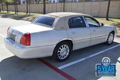 2006 Lincoln Town Car SIGNATURE CARRIAGE TOP 50K LOW MILES FRESH TRADE   - Photo 14 - Stafford, TX 77477