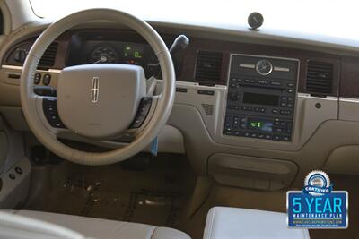 2006 Lincoln Town Car SIGNATURE CARRIAGE TOP 50K LOW MILES FRESH TRADE   - Photo 24 - Stafford, TX 77477