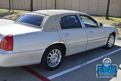 2006 Lincoln Town Car SIGNATURE CARRIAGE TOP 50K LOW MILES FRESH TRADE   - Photo 16 - Stafford, TX 77477