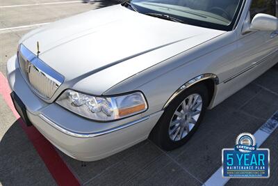 2006 Lincoln Town Car SIGNATURE CARRIAGE TOP 50K LOW MILES FRESH TRADE   - Photo 10 - Stafford, TX 77477