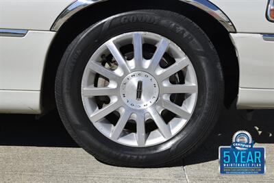 2006 Lincoln Town Car SIGNATURE CARRIAGE TOP 50K LOW MILES FRESH TRADE   - Photo 36 - Stafford, TX 77477