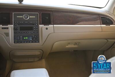 2006 Lincoln Town Car SIGNATURE CARRIAGE TOP 50K LOW MILES FRESH TRADE   - Photo 25 - Stafford, TX 77477