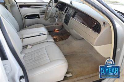 2006 Lincoln Town Car SIGNATURE CARRIAGE TOP 50K LOW MILES FRESH TRADE   - Photo 31 - Stafford, TX 77477