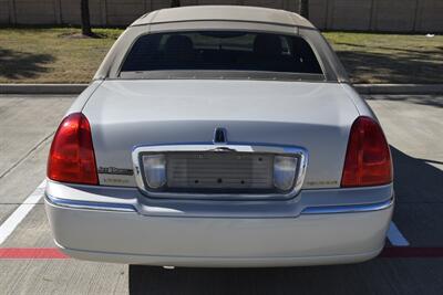 2006 Lincoln Town Car SIGNATURE CARRIAGE TOP 50K LOW MILES FRESH TRADE   - Photo 19 - Stafford, TX 77477