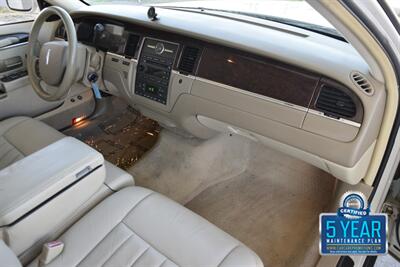 2006 Lincoln Town Car SIGNATURE CARRIAGE TOP 50K LOW MILES FRESH TRADE   - Photo 29 - Stafford, TX 77477