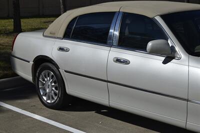 2006 Lincoln Town Car SIGNATURE CARRIAGE TOP 50K LOW MILES FRESH TRADE   - Photo 8 - Stafford, TX 77477