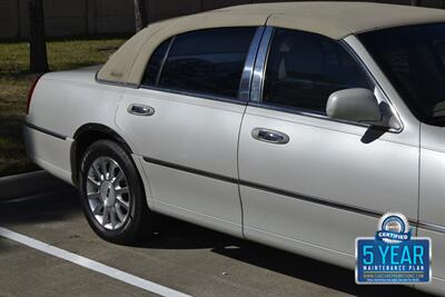 2006 Lincoln Town Car SIGNATURE CARRIAGE TOP 50K LOW MILES FRESH TRADE   - Photo 8 - Stafford, TX 77477