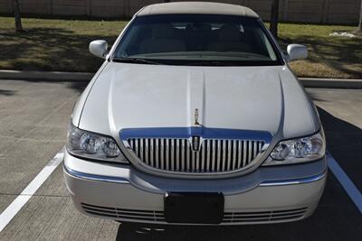 2006 Lincoln Town Car SIGNATURE CARRIAGE TOP 50K LOW MILES FRESH TRADE   - Photo 2 - Stafford, TX 77477