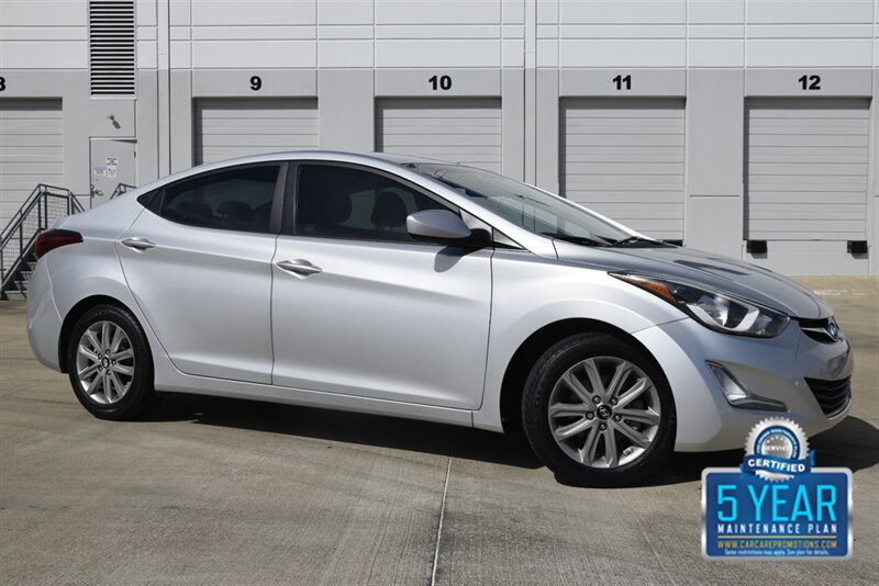 2016 Hyundai Elantra SE 32K LOW MILES NEW CAR TRADE IN CLEAN  