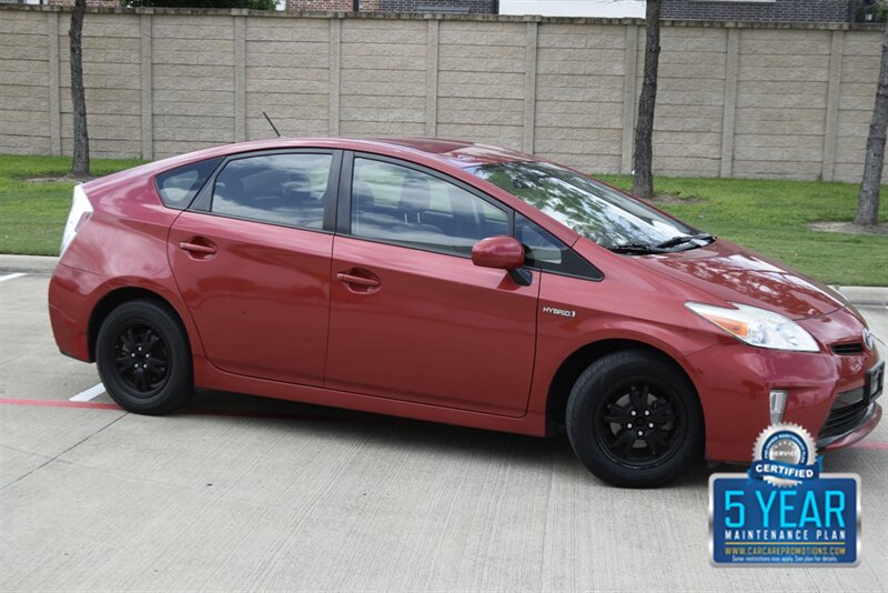 2014 Toyota Prius Three BK/CAM HWY MILES NEW CAR TRADE IN CLEAN  
