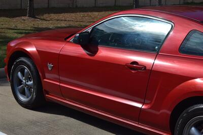 2009 Ford Mustang GT PREMIUM 5SPD MANUAL LTHR FRESH TRADE IN CLEAN   - Photo 17 - Stafford, TX 77477