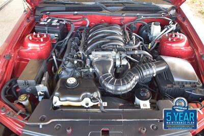 2009 Ford Mustang GT PREMIUM 5SPD MANUAL LTHR FRESH TRADE IN CLEAN   - Photo 31 - Stafford, TX 77477