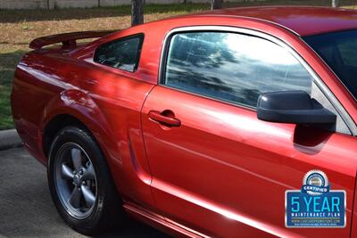 2009 Ford Mustang GT PREMIUM 5SPD MANUAL LTHR FRESH TRADE IN CLEAN   - Photo 8 - Stafford, TX 77477