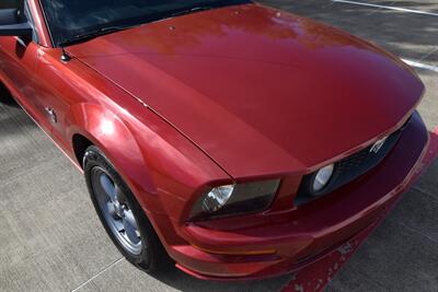 2009 Ford Mustang GT PREMIUM 5SPD MANUAL LTHR FRESH TRADE IN CLEAN   - Photo 11 - Stafford, TX 77477