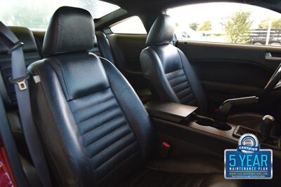 2009 Ford Mustang GT PREMIUM 5SPD MANUAL LTHR FRESH TRADE IN CLEAN   - Photo 28 - Stafford, TX 77477