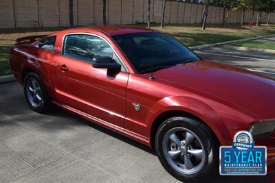 2009 Ford Mustang GT PREMIUM 5SPD MANUAL LTHR FRESH TRADE IN CLEAN   - Photo 6 - Stafford, TX 77477