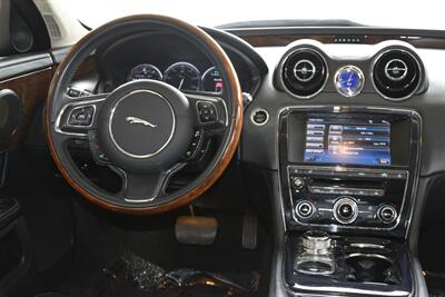 2012 Jaguar XJ L SUPERCHARGED NAV BK/CAM PREM WHLS PANO ROOF NICE   - Photo 27 - Stafford, TX 77477